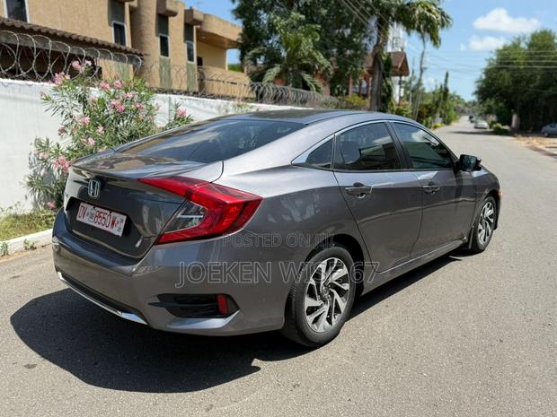 Honda Civic EX Sedan 2019 Gray