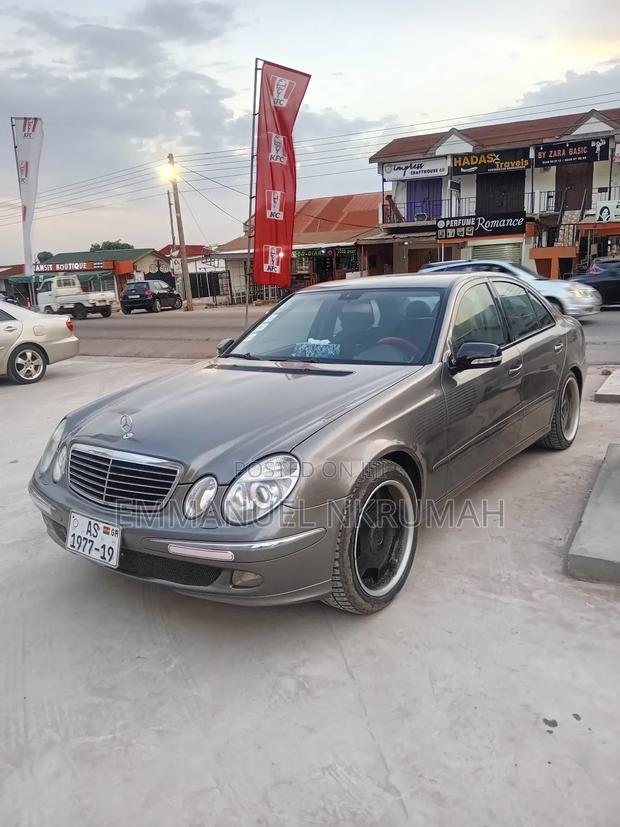 Mercedes-Benz E350 2012 Beige