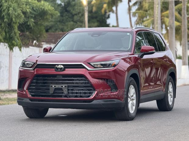 Toyota Highlander XLE AWD 2024 Red