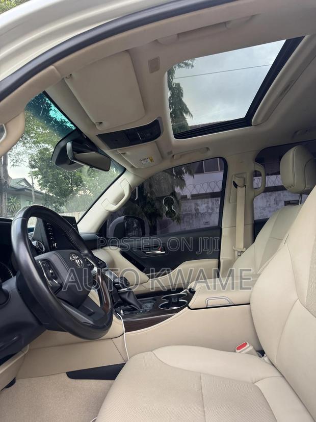 Toyota Land Cruiser 3.5 Petrol 4WD 2022 White