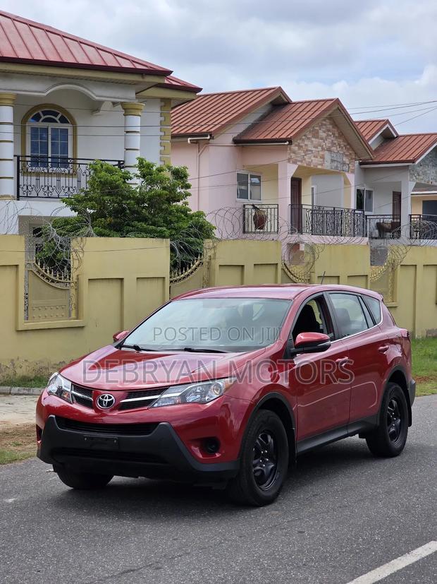 Toyota RAV4 LE 4dr SUV AWD (2.5L 4cyl 6A) 2015 Red