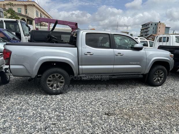 Toyota Tacoma SR 2018 Gray