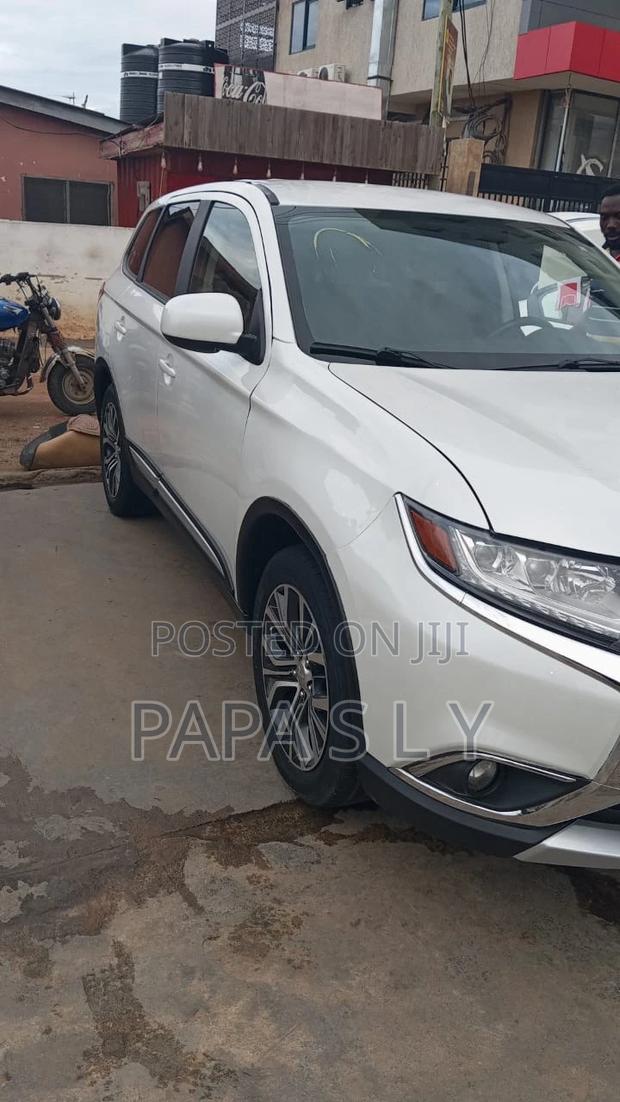 Mitsubishi Outlander ES FWD 2017 White