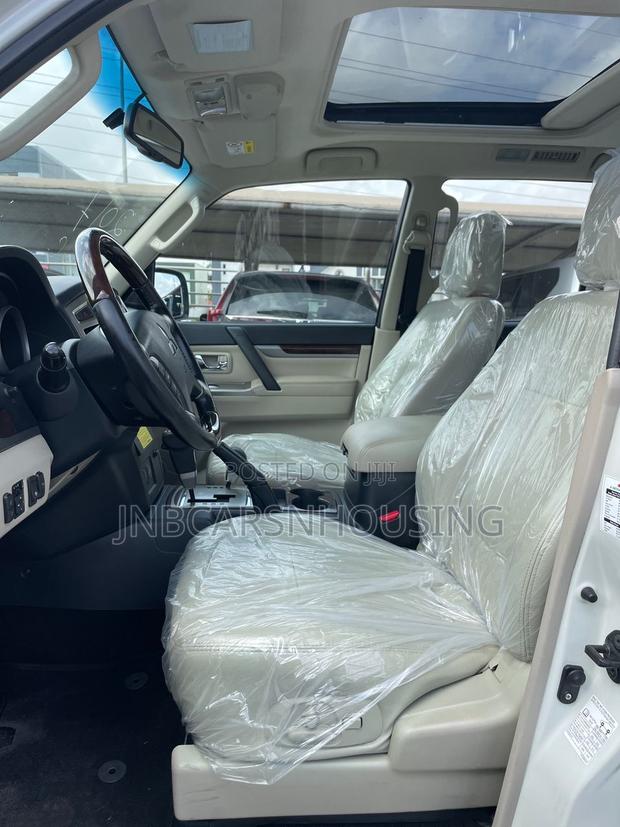 Mitsubishi Pajero V80 3.5 V6 GL/GLS 2017 White