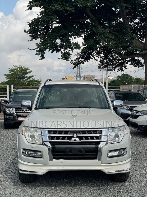 Mitsubishi Pajero V80 3.5 V6 GL/GLS 2017 White
