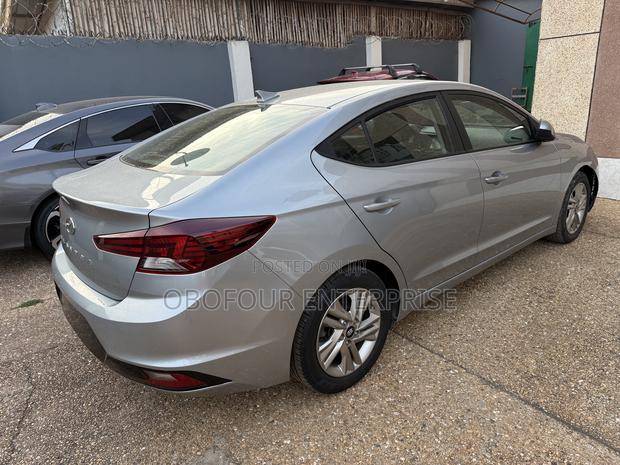 Hyundai Elantra SE 2020 Gray