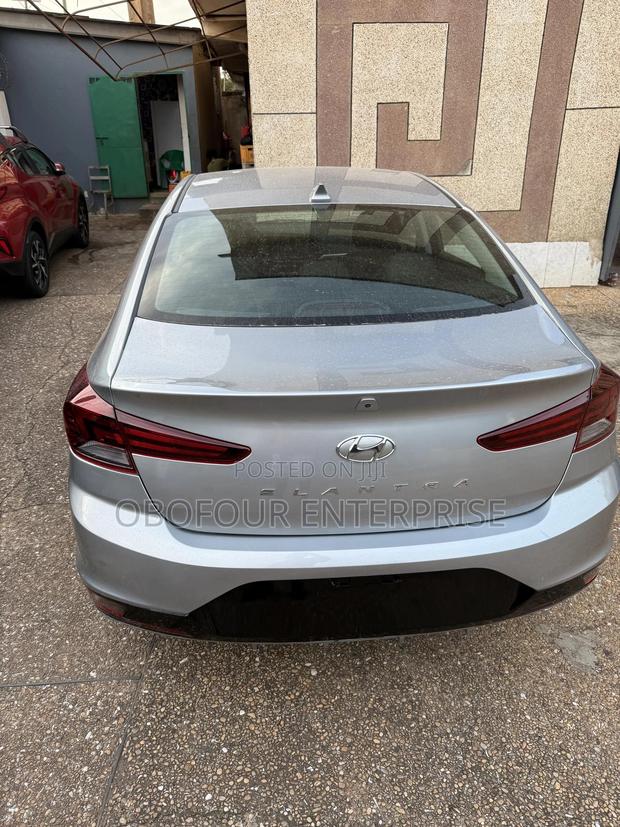 Hyundai Elantra SE 2020 Gray