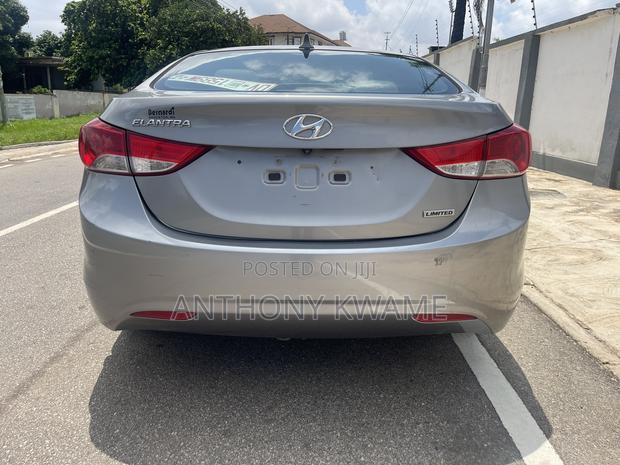 Hyundai Elantra 2013 Silver