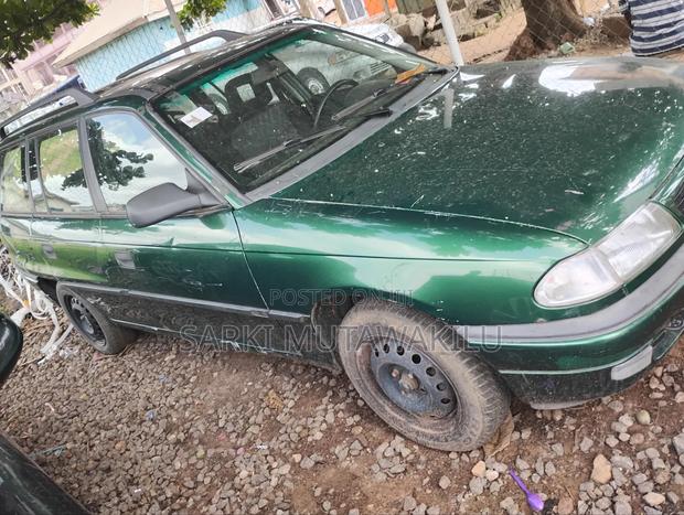 Opel Astra 2007 Green