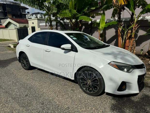 Toyota Corolla S 4dr Sedan (1.8L 4cyl CVT) 2014 White