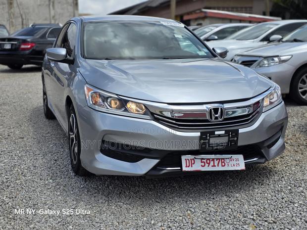 Honda Accord EX 4dr Sedan FWD (2.4L 4cyl 2A) 2017 Silver
