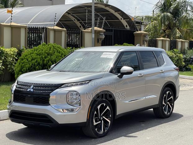 Mitsubishi Outlander SE 2022 Silver