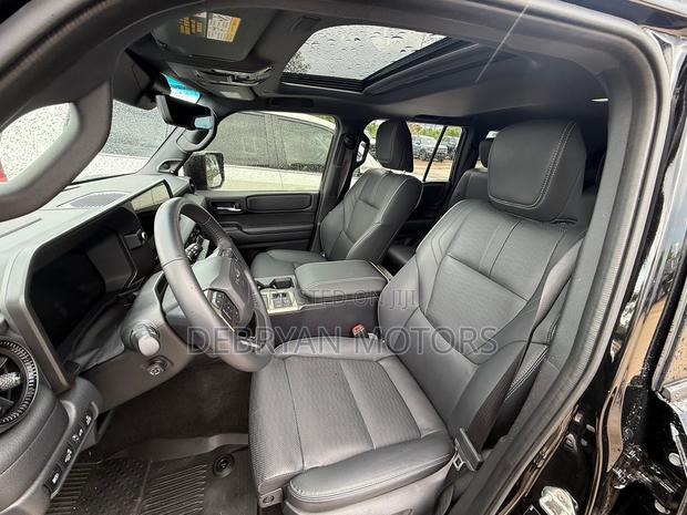 Toyota Land Cruiser Prado 2.4 Hybrid 2024 Black