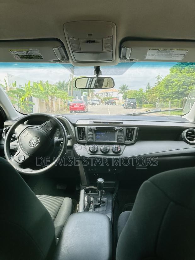 Toyota RAV4 LE AWD (2.5L 4cyl 6A) 2016 White