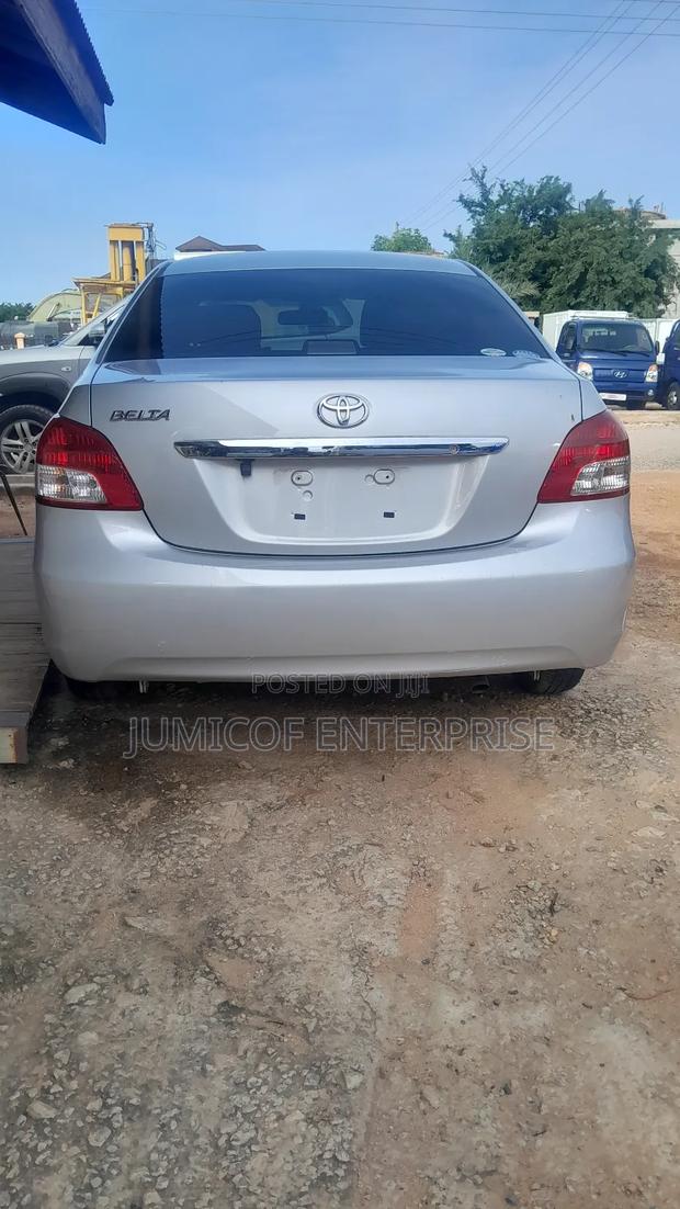 Toyota Belta 2010 Silver