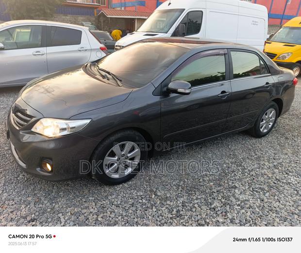 Toyota Corolla Altis 2012 Gray