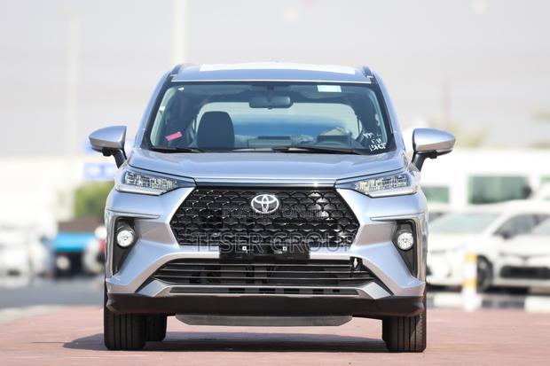 New Toyota Veloz 1.5 CVT FWD 2024 Silver