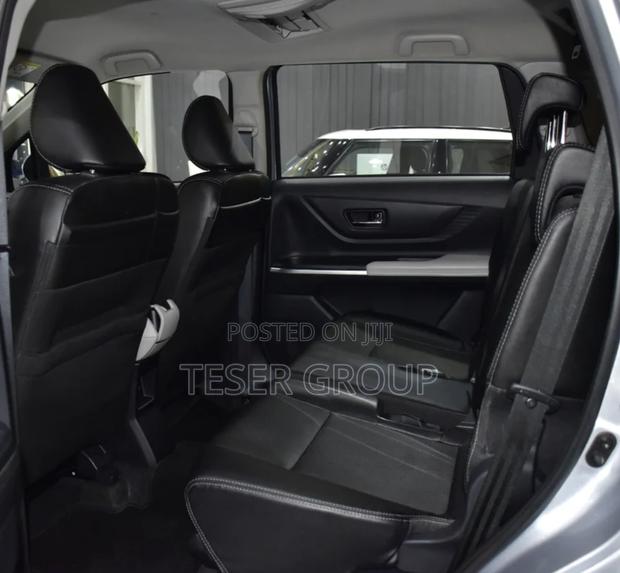 New Toyota Veloz 1.5 CVT FWD 2024 Silver