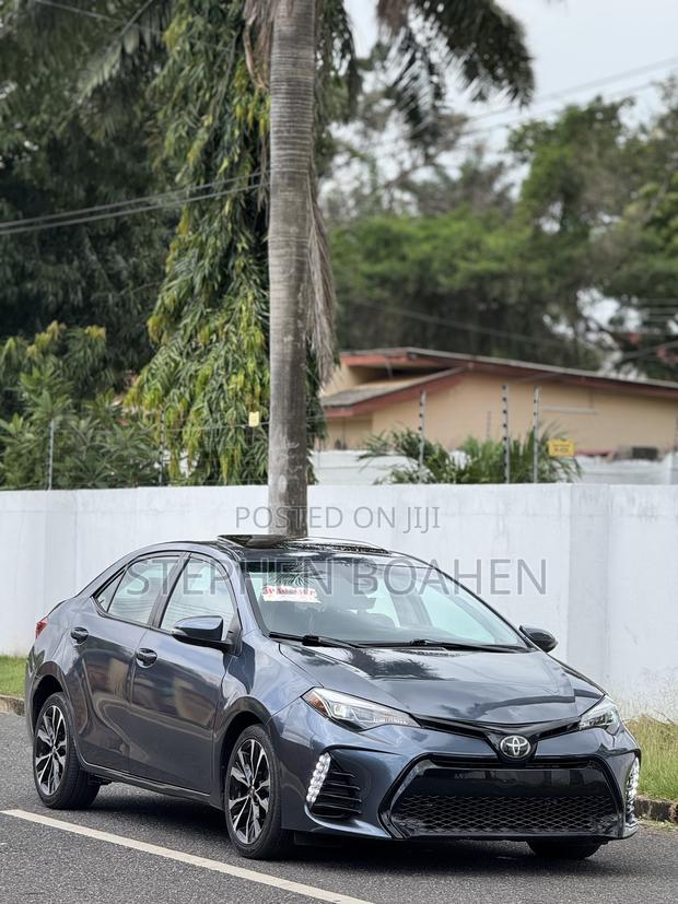 Toyota Corolla SE (1.8L 4cyl 2A) 2018 Gray