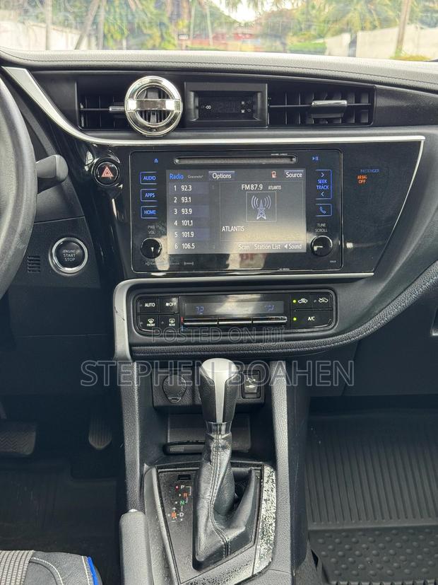 Toyota Corolla SE (1.8L 4cyl 2A) 2018 Gray
