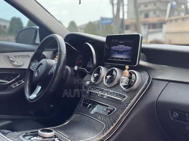 Mercedes-Benz C300 Luxury Sedan RWD (2.0L 4cyl 7A) 2016 White