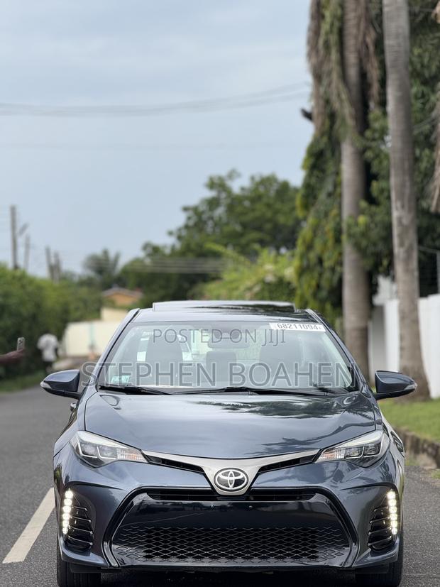 Toyota Corolla SE 4dr Sedan (1.8L 4cyl CVT) 2017 Gray