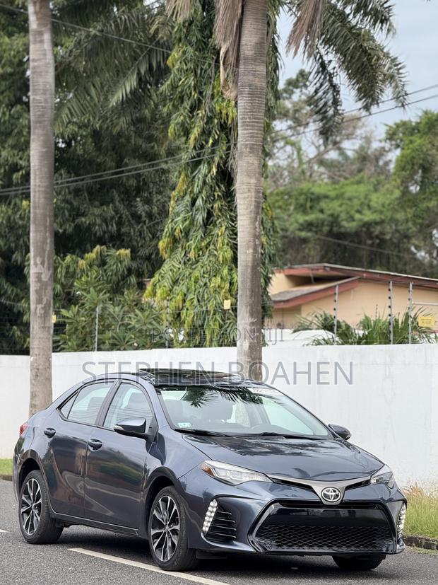 Toyota Corolla SE 4dr Sedan (1.8L 4cyl CVT) 2017 Gray