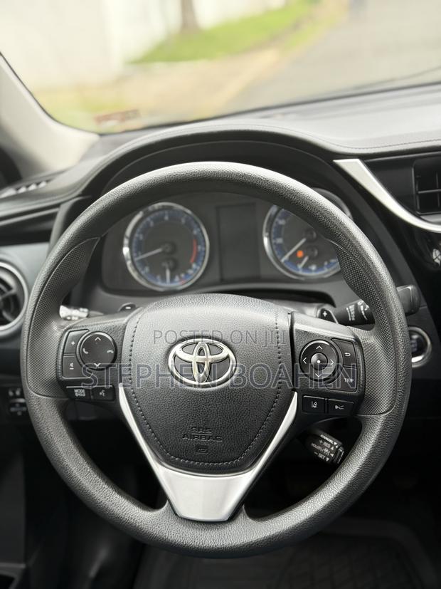 Toyota Corolla SE Special Edition 4dr Sedan (1.8L 4cyl CVT) 2017 Black