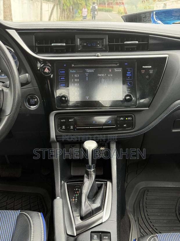 Toyota Corolla SE Special Edition 4dr Sedan (1.8L 4cyl CVT) 2017 Black