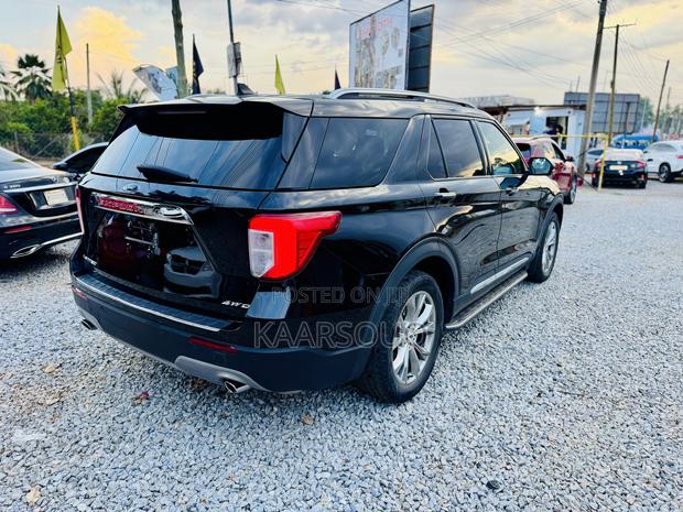 Ford Explorer 2021 Black
