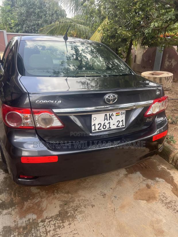 Toyota Corolla LE 4dr Sedan (1.8L 4cyl 4A) 2012 Gray