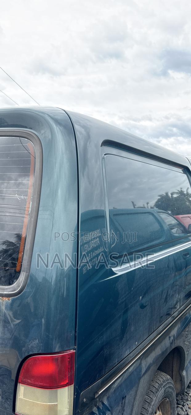 Toyota HiAce 2006 Green