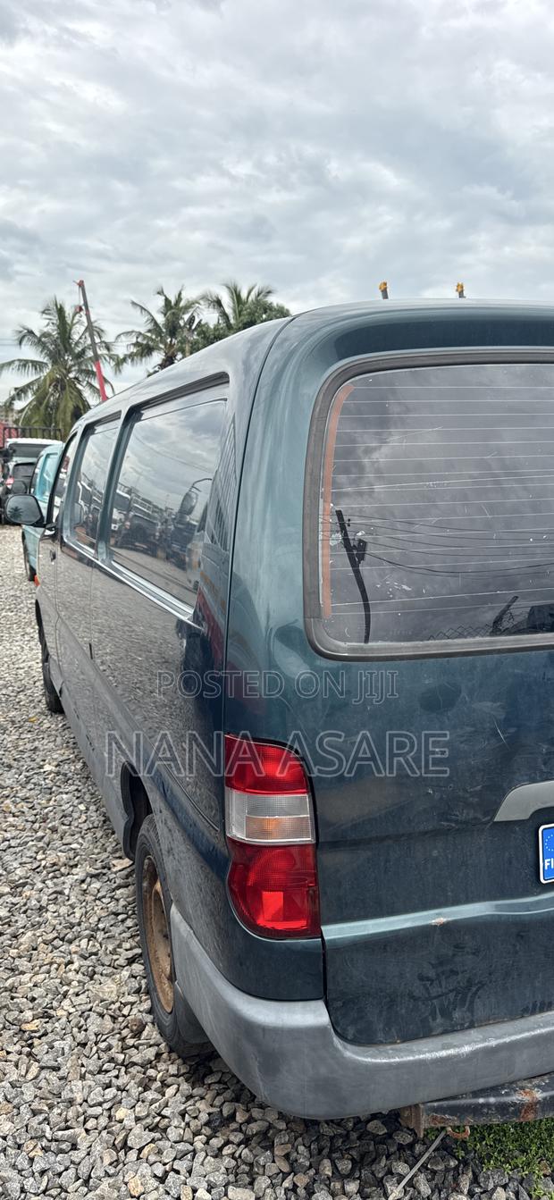 Toyota HiAce 2006 Green