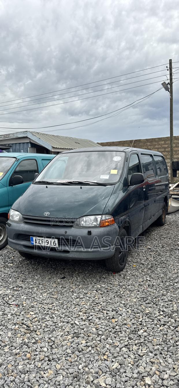 Toyota HiAce 2006 Green