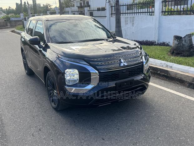 Mitsubishi Outlander ES 2024 Black