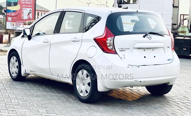 Nissan Versa 1.6 SV 2016 White
