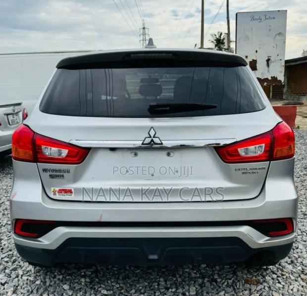 Mitsubishi Outlander SE FWD 2018 Silver
