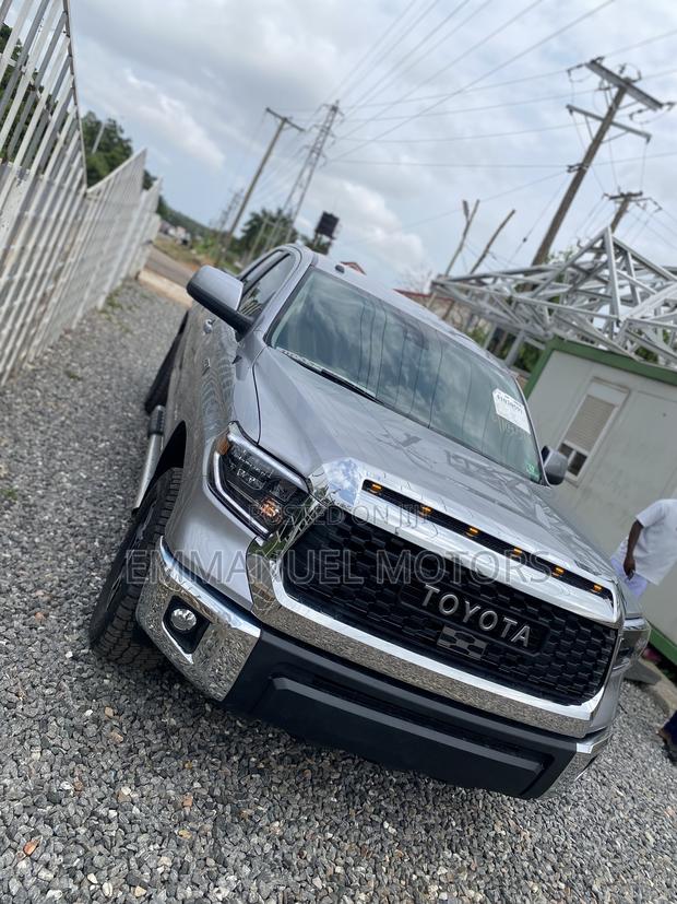 Toyota Tundra 2018 Silver