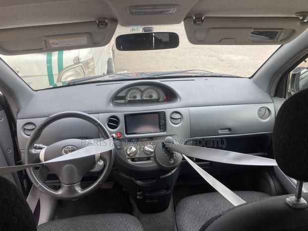 Toyota Sienta 1.5 AWD 2012 Burgundy