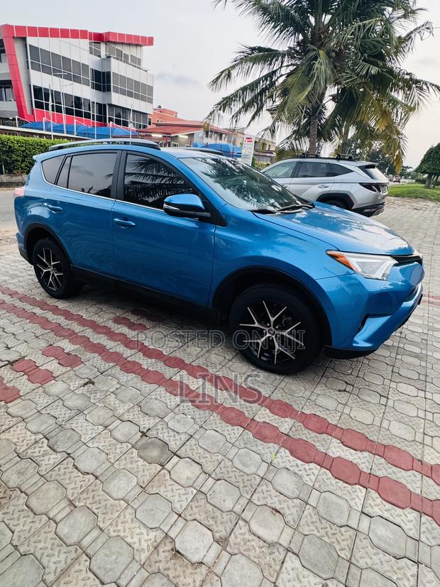 Toyota RAV4 SE 4dr SUV AWD (2.5L 4cyl 6A) 2018 Blue