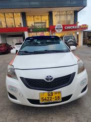 Toyota Yaris Base Sedan 4dr 2010 White for sale