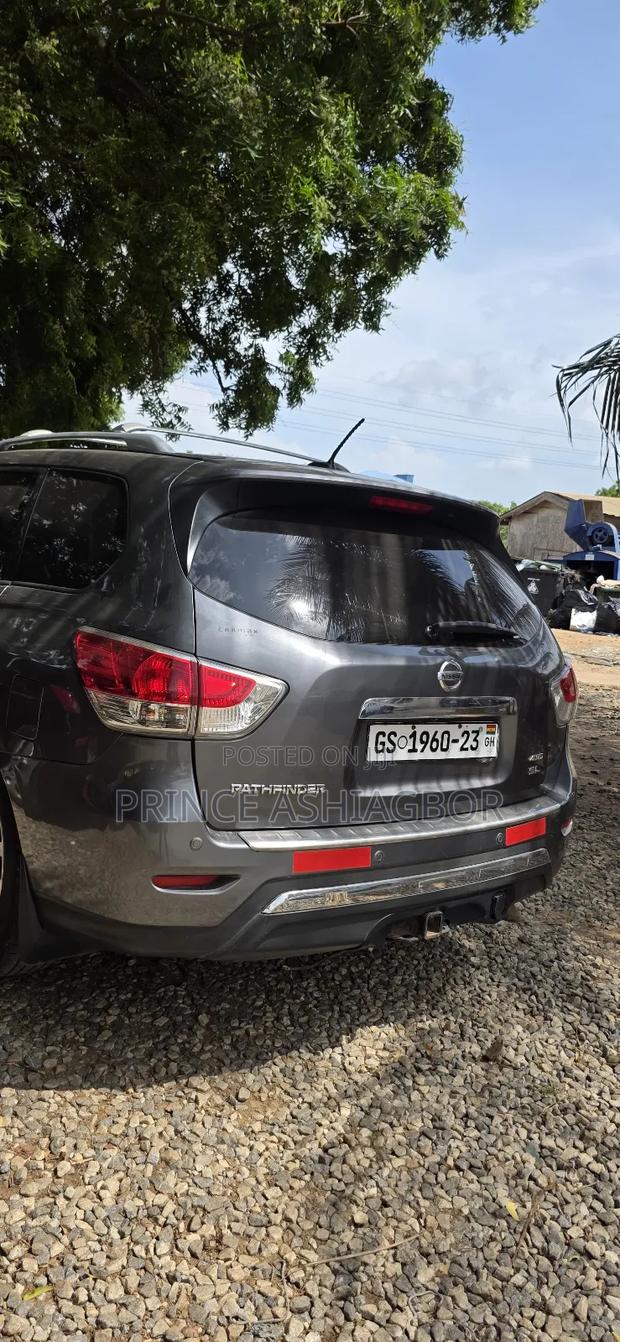 Nissan Pathfinder SL 4dr SUV 4WD (3.5L 6cyl CVT) 2015 Gray