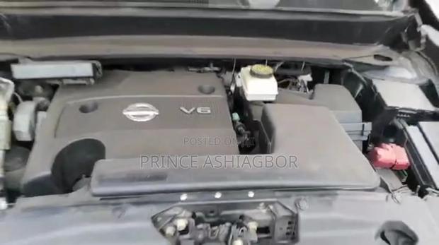 Nissan Pathfinder SL 4dr SUV 4WD (3.5L 6cyl CVT) 2015 Gray