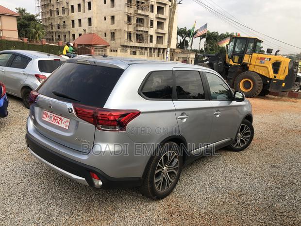 Mitsubishi Outlander 2015 Silver