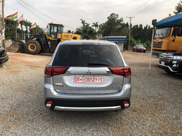 Mitsubishi Outlander 2015 Silver