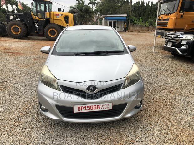 Toyota Vitz 2012 Silver