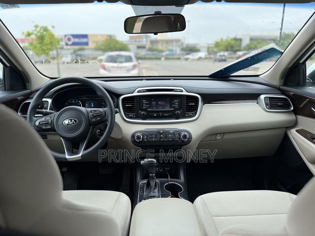 Kia Sorento 4dr SUV 2016 White