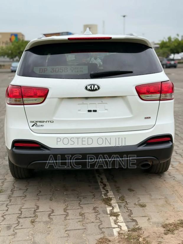 Kia Sorento 4dr SUV 2016 White