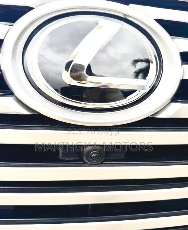 Lexus LX 2025 Gold