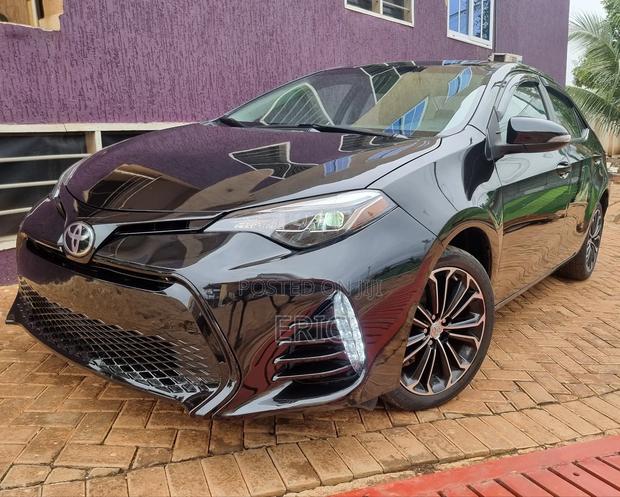 Toyota Corolla 2016 Black